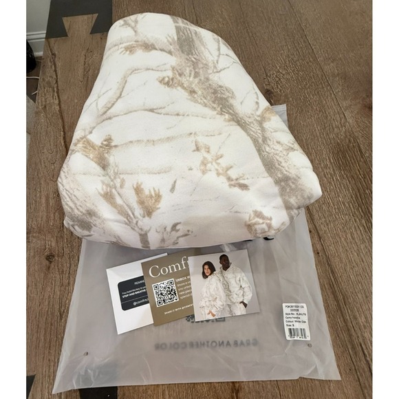 New in Package Comfrt Collection White Oak Camo Hoodie Size Small - Picture 6 of 7